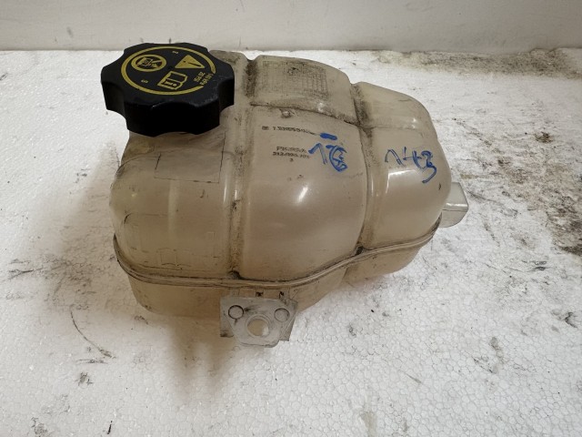 Opel Meriva B 2010-2017 Kiegyenlítő tartály Használt   