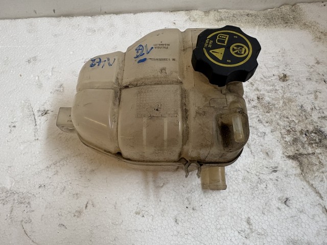 Opel Meriva B 2010-2017 Kiegyenlítő tartály Használt   