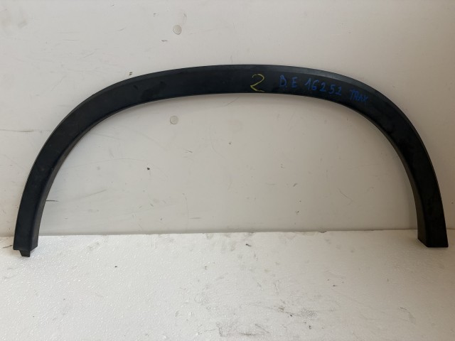 Chevrolet Trax U200 2013 Díszcsík és díszléc Használt bal első sárvédő 