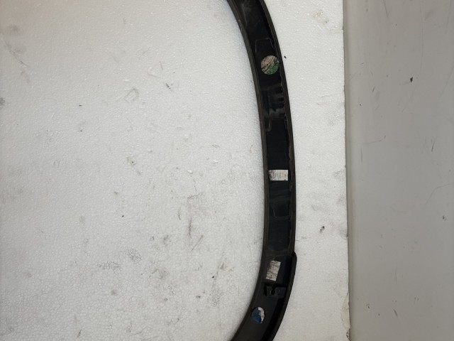 Chevrolet Trax U200 2013 Díszcsík és díszléc Használt bal hátsó sárvédő 