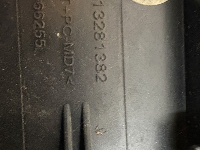 Opel Astra J GTC Tankajtó Használt Z22C fekete