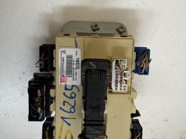 Kia Rio III.(UB) 2011-2017 Biztosítéktábla  Használt