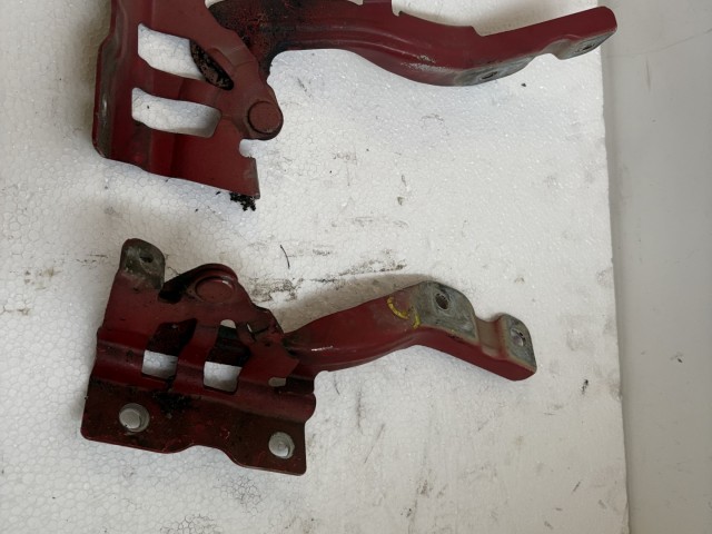 Kia Rio III.(UB) 2011-2017 Motorháztető zsanér Használt piros 