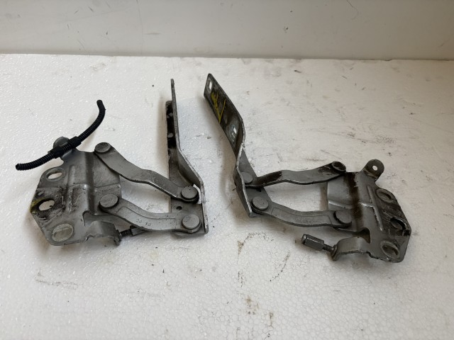 Volkswagen Passat B7 2010-2014 Motorháztető zsanér Használt ezüst 