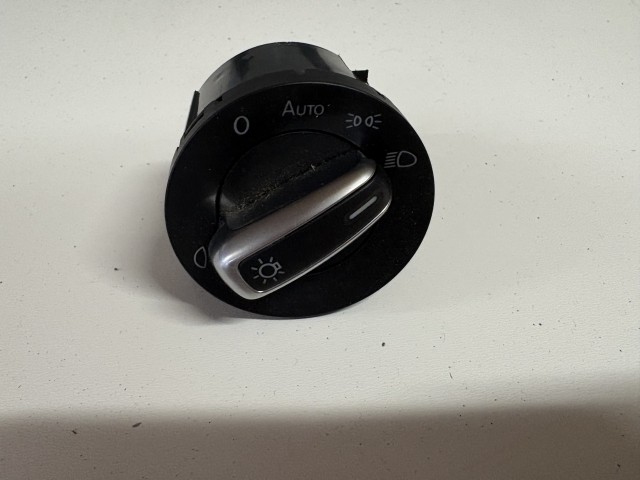 Volkswagen Passat B7 2010-2014 Világítás kapcsoló Használt