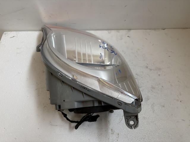 16301 Chevrolet Spark 2010 Jobb első Lámpa Fényszóró