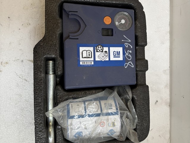 Opel Meriva B 2010-2017 Kompresszor,defekt javító Használt