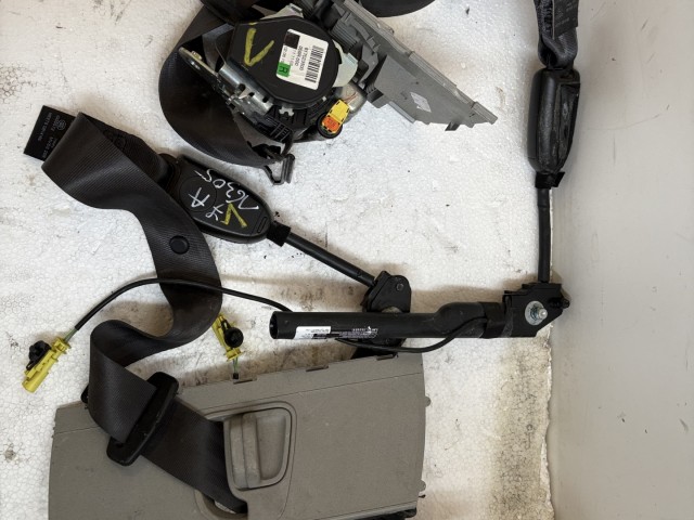 Opel Astra J Első pár Övfeszítő Facelift