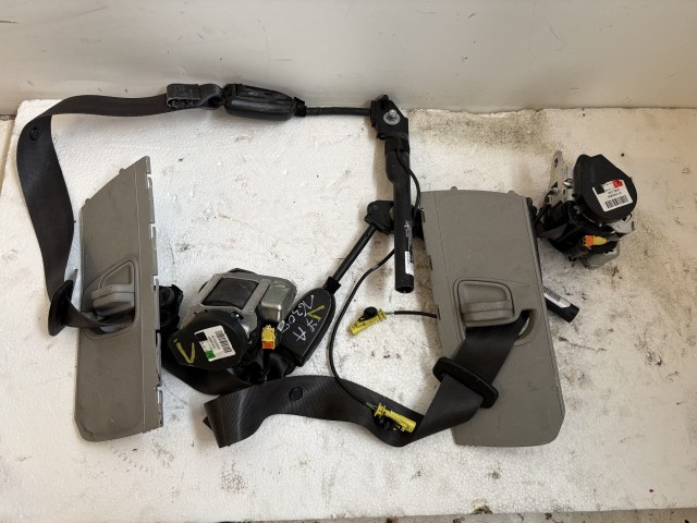 Opel Astra J Első pár Övfeszítő Facelift