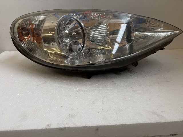 16315 Peugeot 806 1994-2002 Lámpa , Fényszóró Használt Jobb első