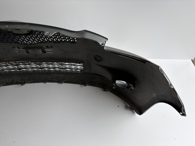 16358 Toyota Yaris II. első Lökhárító Szürke