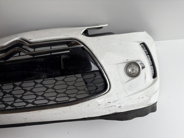 16367 Citroen DS3 2009-2015 Lökhárító Használt első Fehér 