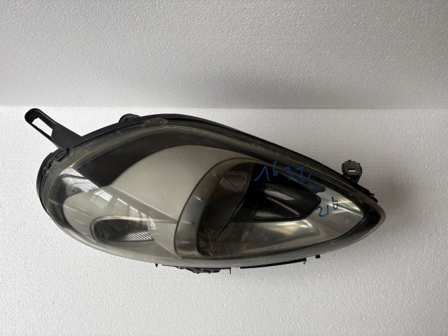 16376 Fiat Grande Punto  2005-2009 Jobb első Lámpa , Fényszóró Fekete Házas