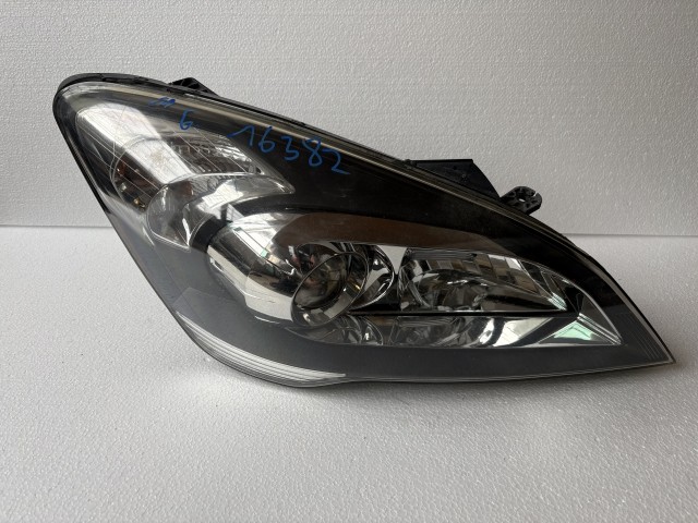 16382 Kia Ceed I. Kombi 2007-2012 Jobb első Lámpa , Fényszóró