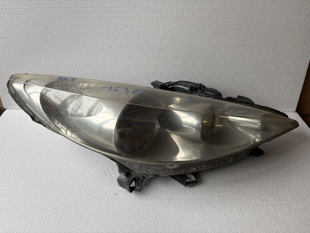 16388 Peugeot 207 2006-2014 Lámpa , Fényszóró Használt Jobb első