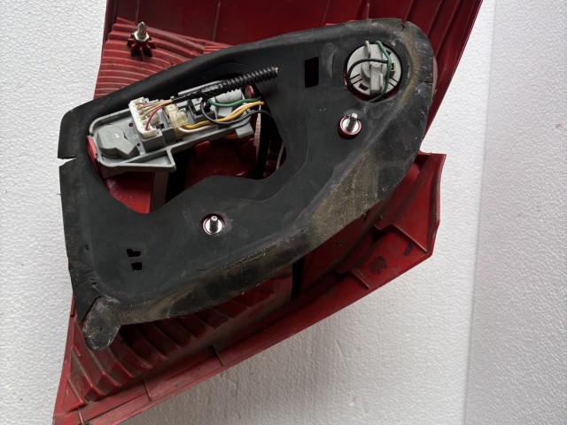 16402 Toyota Yaris II. Jobb hátsó Lámpa