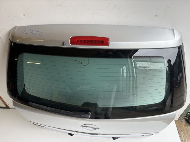 16353 Opel Zafira B 2005-2014 2005-2014 Csomagtérajtó Használt Ezüst Z157