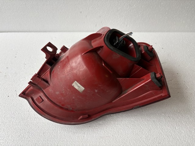 16446 Volkswagen Passat B6 2005-2010 Kombi Bal hátsó Lámpa