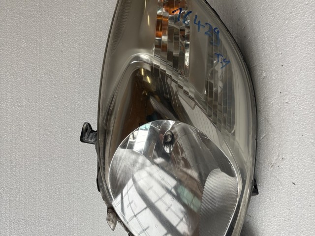 16429 Toyota Yaris II. 2005-2011(xp90)  Bal első Lámpa Fényszóró