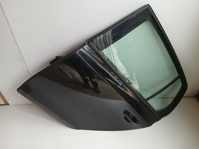 16457 Volkswagen Golf 6 2008-2013 Bal hátsó Ajtó Fekete