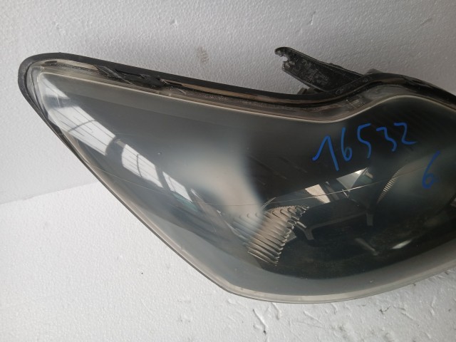 16532 Ford Focus II. 2008-2011 Jobb első Lámpa , Fényszóró