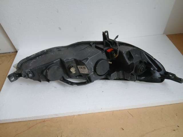 16523 Peugeot 407 Bal első  Lámpa , Fényszóró