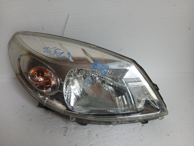 16519 Dacia Sandero I 2008-2013 Jobb első Lámpa , Fényszóró