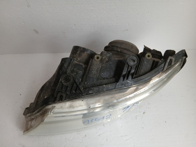 16518 Audi A4 B6 2000-2004 Bal első Lámpa , Fényszóró