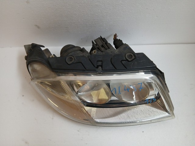 16497 Volkswagen Passat 2002-2004 b5 5.5 Jobb első Lámpa , Fényszóró Projektoros
