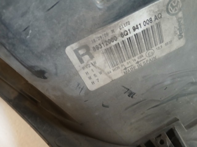 16496 Volkswagen Polo IV 2002-2009 Jobb első Lámpa , Fényszóró