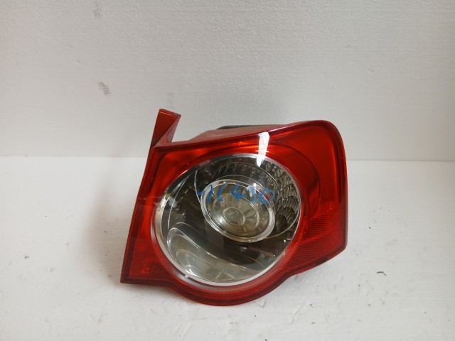 16490 Volkswagen Passat B6 2005-2010 Sedan Jobb hátsó külső Lámpa