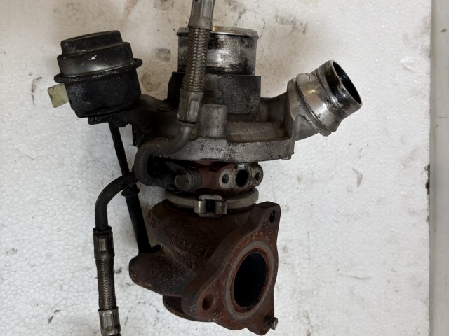 Opel Astra J B16dtl Turbó