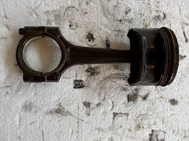 Opel Corsa D a14xer Dugattyú hajtókarral