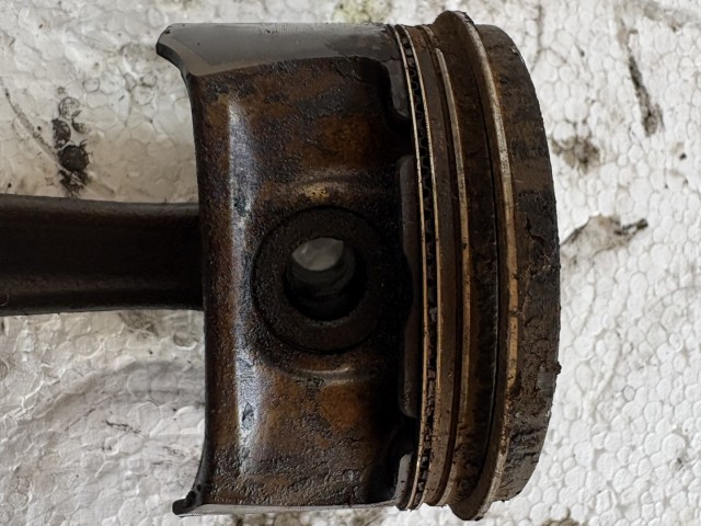 Opel Corsa D a14xer Dugattyú hajtókarral