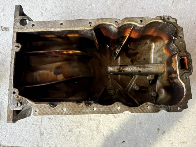 Opel Astra J a14xer Olajteknő