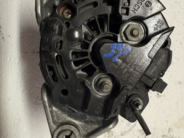 Opel Corsa C z12xep Generátor