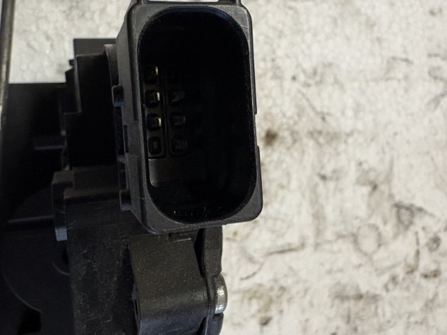 Opel Corsa D 2006-2014 jobb első Ajtózár