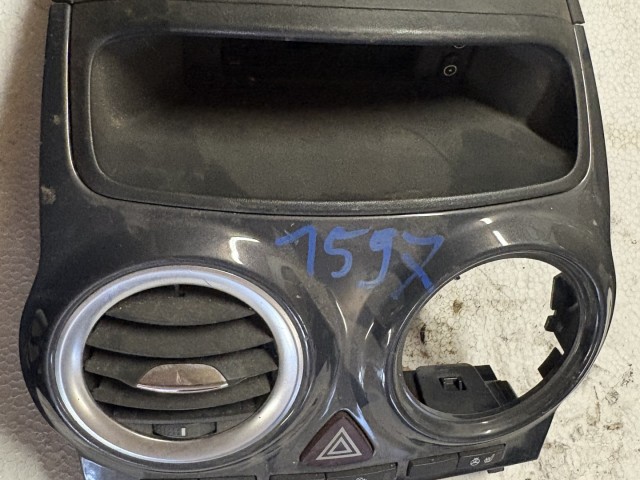 Opel Corsa D 2006-2014 Középkonzol keret Ülésfűtéses