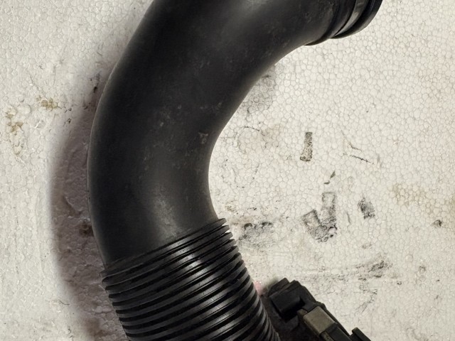 Opel Astra J 2009-2015 Légbeömlő Cső