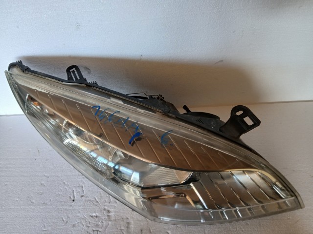 16614 Renault Megane III. Jobb első Lámpa Fényszóró