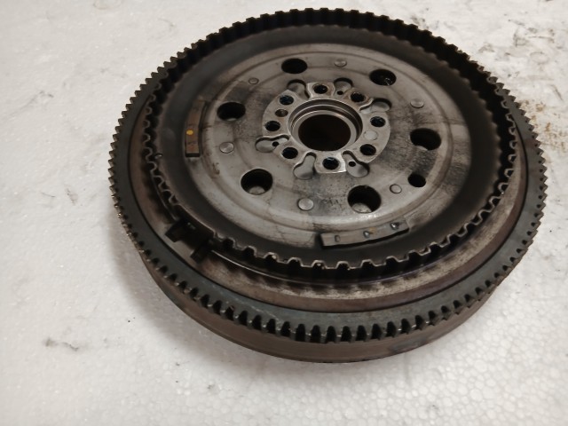 Opel Corsa D 1.3 cdti kettős tömegű lendkerék szett  Z13dtj