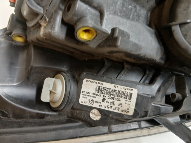 16747 Opel Meriva B Jobb első Lámpa Fényszóró