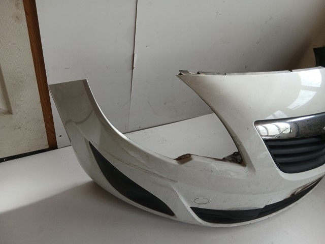 16742 Opel Meriva B  első Lökhárító Fehér Y40r