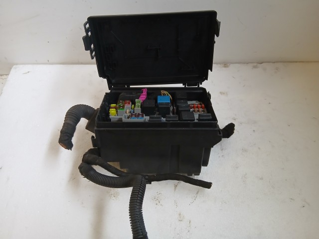 Opel Meriva B Motortéri Biztosítéktábla