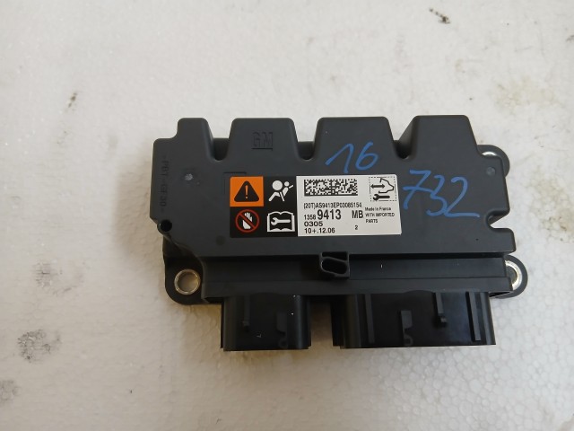 Opel Astra J 2009-2015 Légzsák indító elektronika Használt