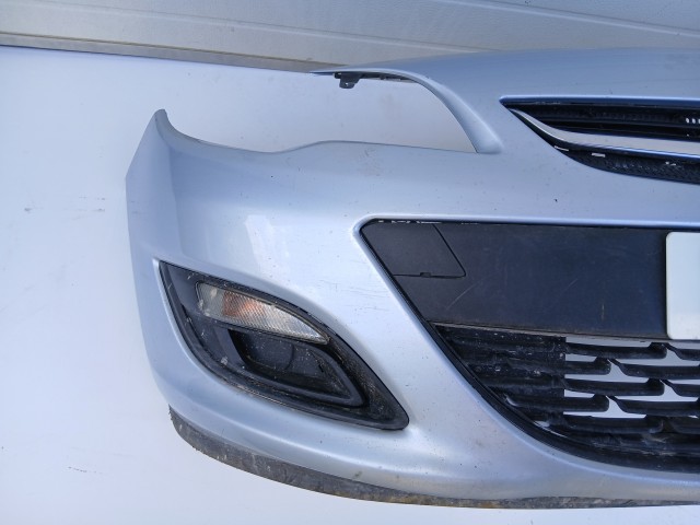 16850 Opel Astra J 2013-2017 első Lökhárító Ezüst 