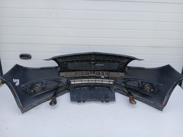 16861 Opel Insignia Facelift első Lökhárító Fekete Z22c