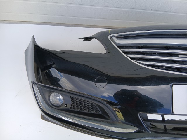 16861 Opel Insignia Facelift első Lökhárító Fekete Z22c