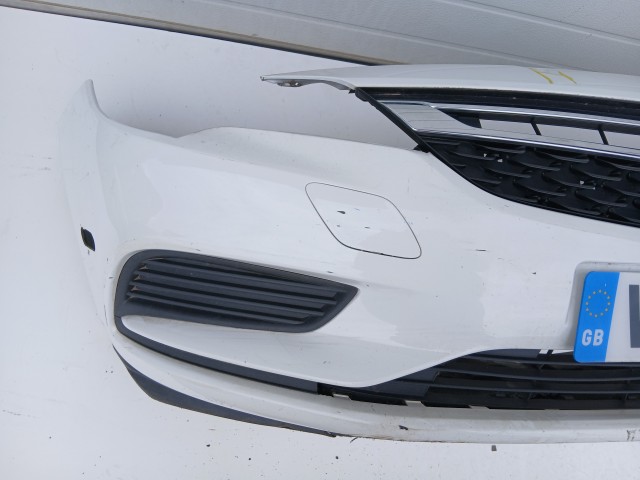 16869 Opel Astra K 2015-2021 első Lökhárító Fehér Z40r
