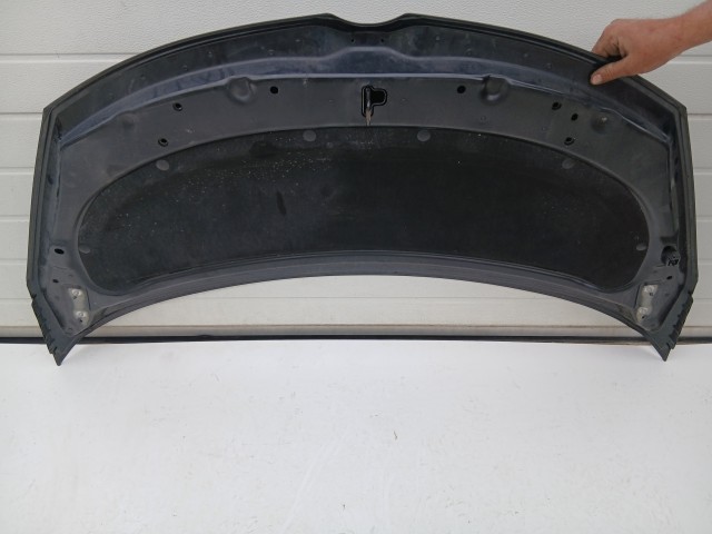 16908 Opel Zafira C 2011-2017 Motorháztető Használt Fekete  